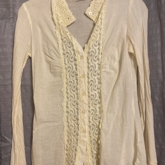 ✨NEW BUTTON DOWN TOP/BLOUSE!✨ - Picture 2 of 5